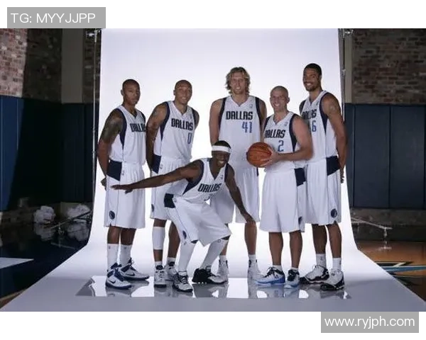 达拉斯独行侠与迈阿密热火队的精彩对决引发球迷热议与期待