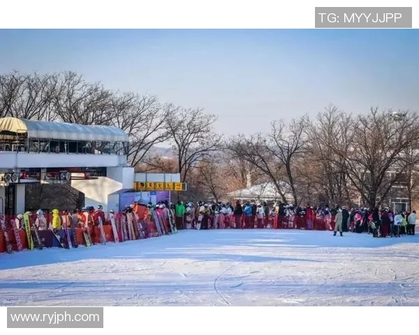 庙香山滑雪场发动造雪作业:估计11月中旬开板经营 首先敞开三条雪道